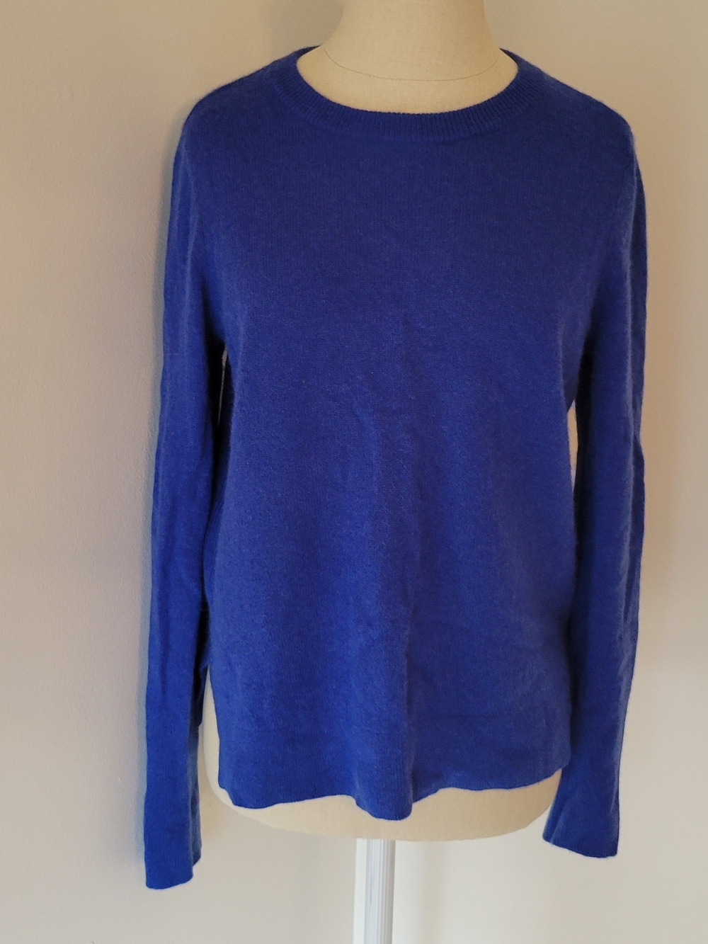 Halogen 100% Cashmere Blue Crewneck Sweater Size Medium